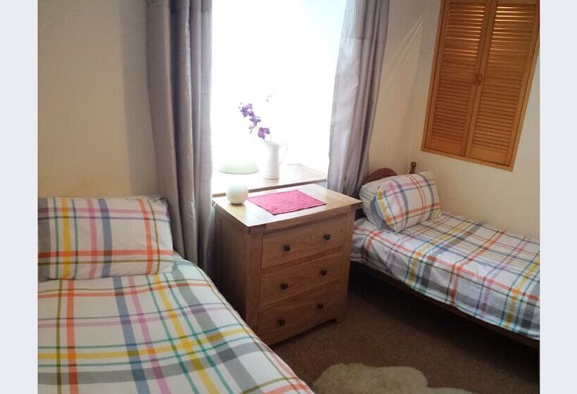 Darwin Cottage Self Catering In Elgin