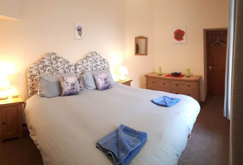 Darwin Cottage Self Catering In Elgin