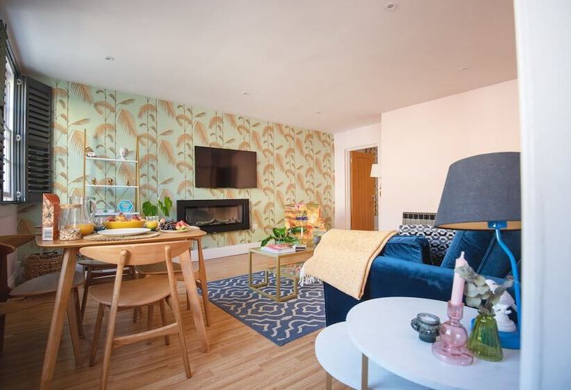 Unique Apartments   Haringtons Place