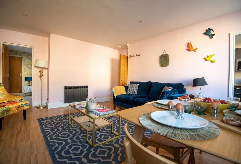 Unique Apartments   Haringtons Place