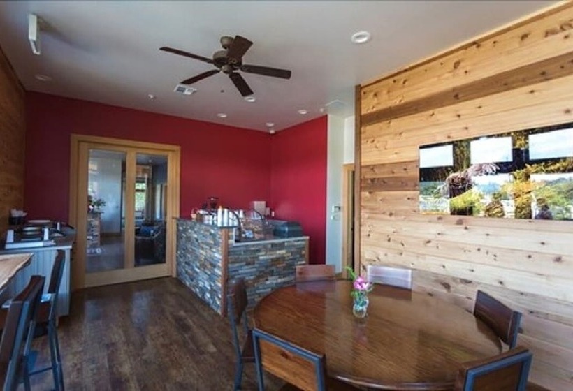 酒店 Snug Harbor Resort