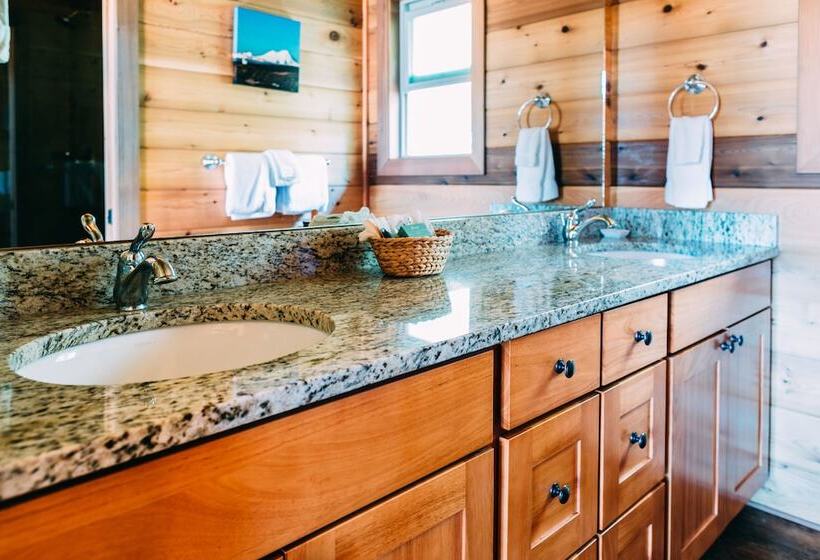 酒店 Snug Harbor Resort