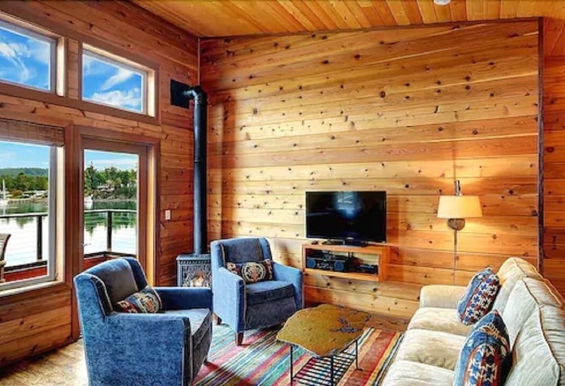 酒店 Snug Harbor Resort