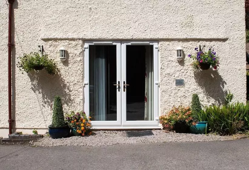 Majatalo The Coachhouse