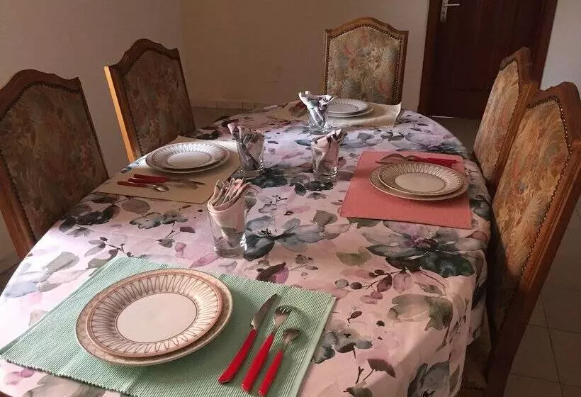 پانسیون Villa Diamaka