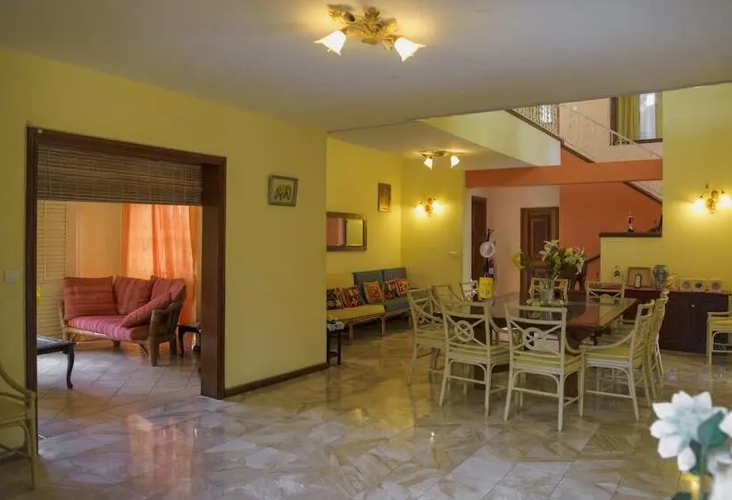 پانسیون Villa Radani