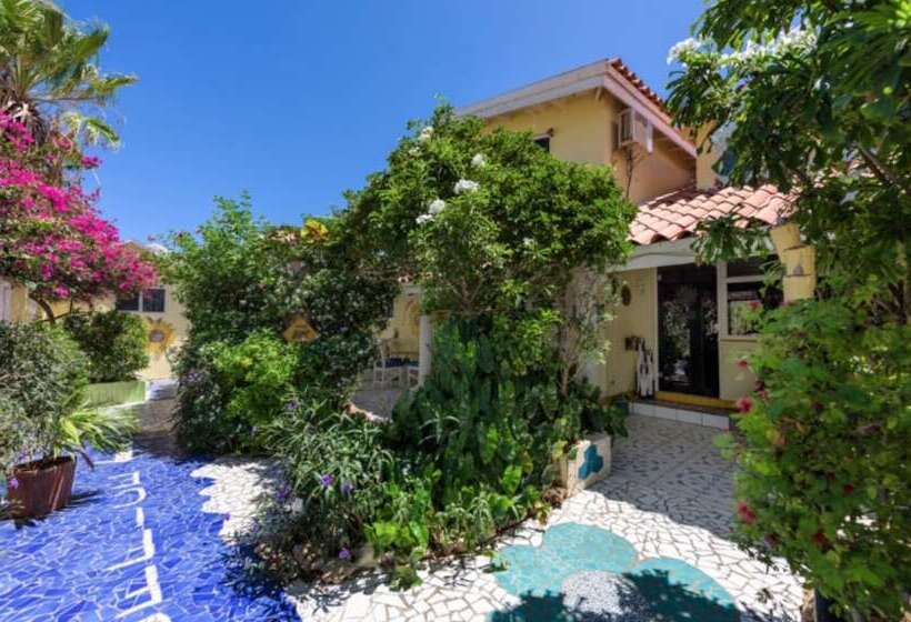 Sunflower Villa Studios By Cmd