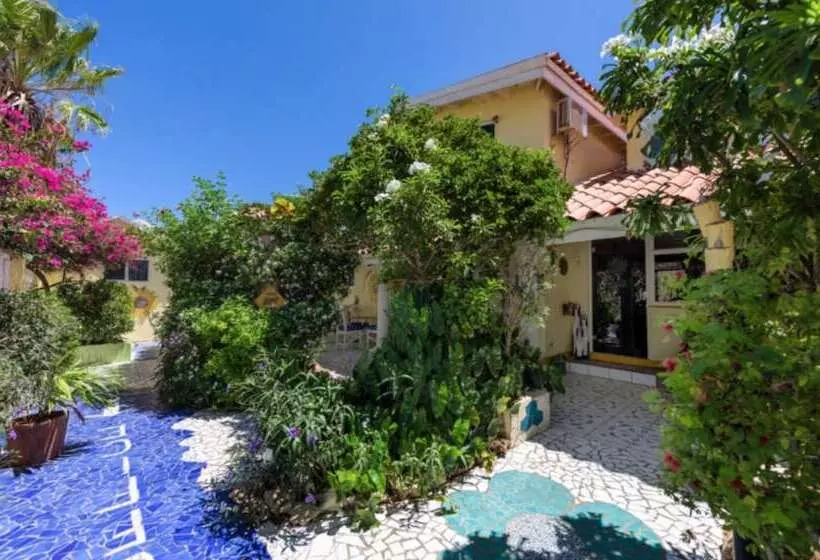 Sunflower Villa Studios By Cmd