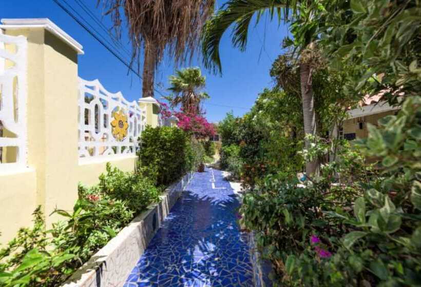 Sunflower Villa Studios By Cmd