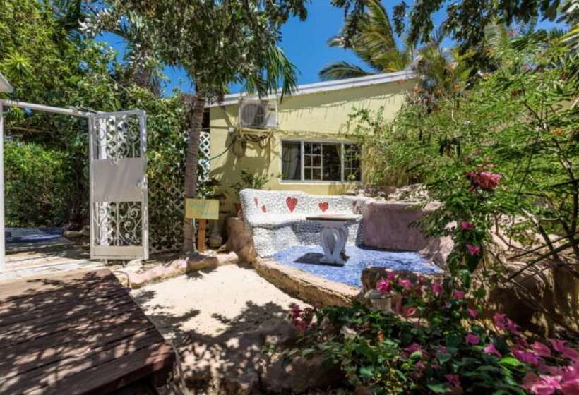 Sunflower Villa Studios By Cmd