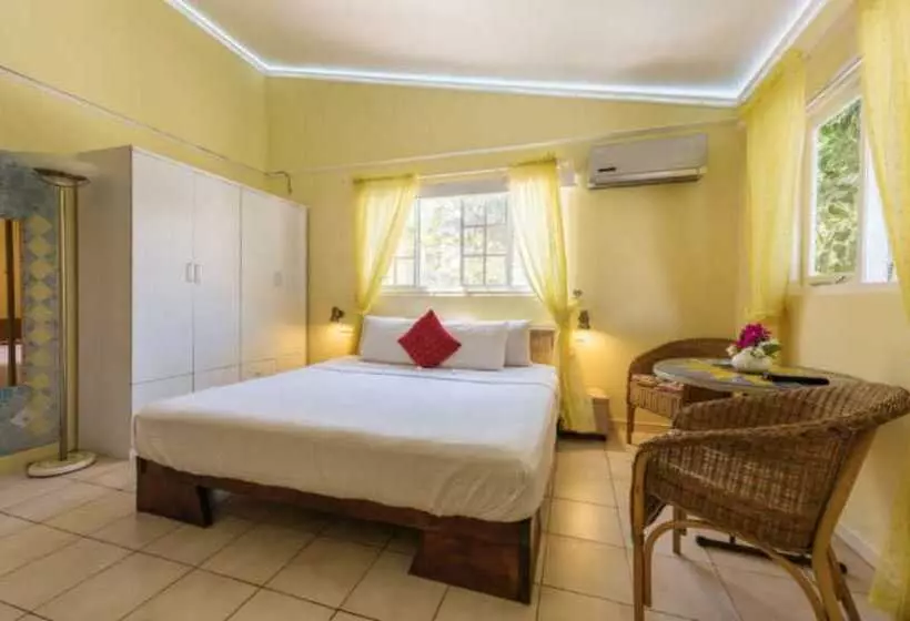 Sunflower Villa Studios By Cmd