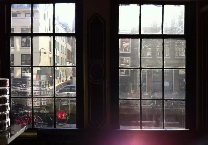 Heart Of Amsterdam Hostel