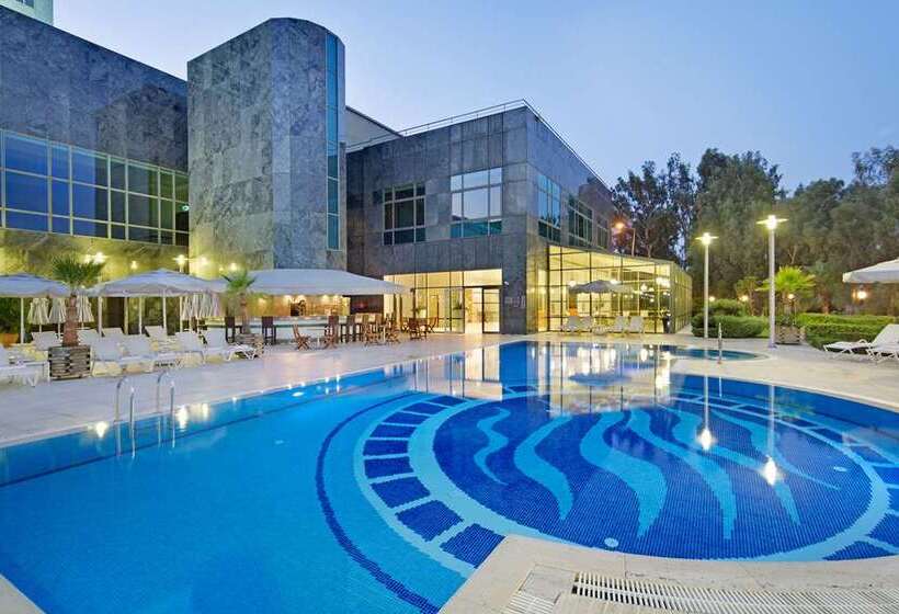 هتل Adana Hiltonsa