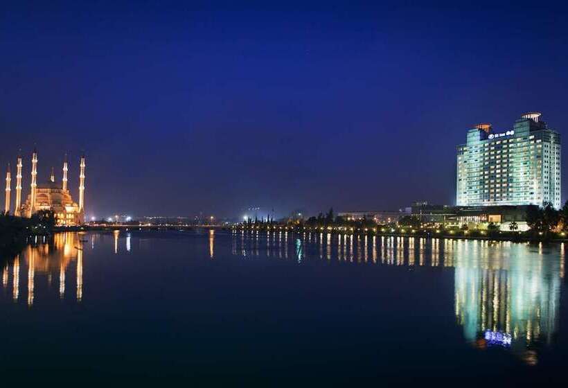 هتل Adana Hiltonsa