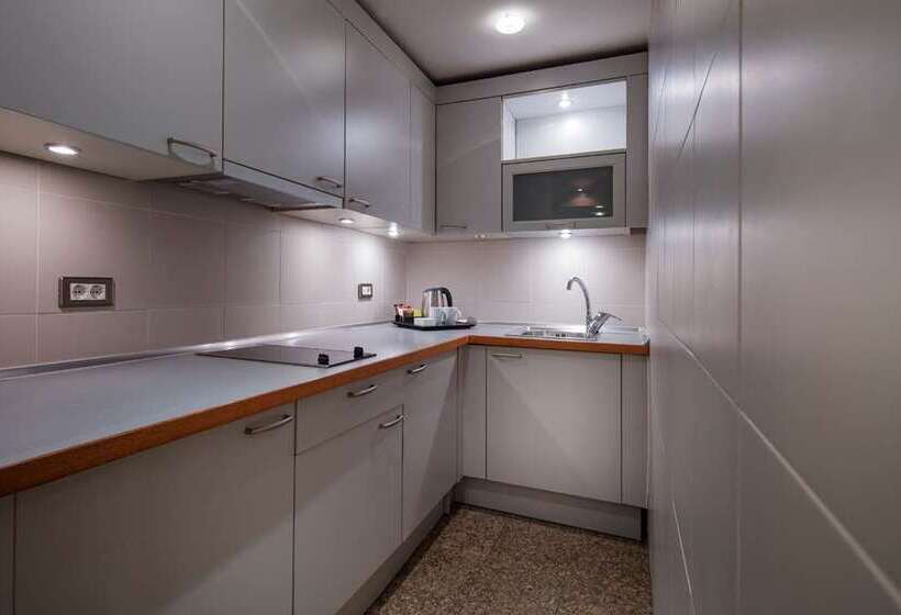 هتل Adana Hiltonsa