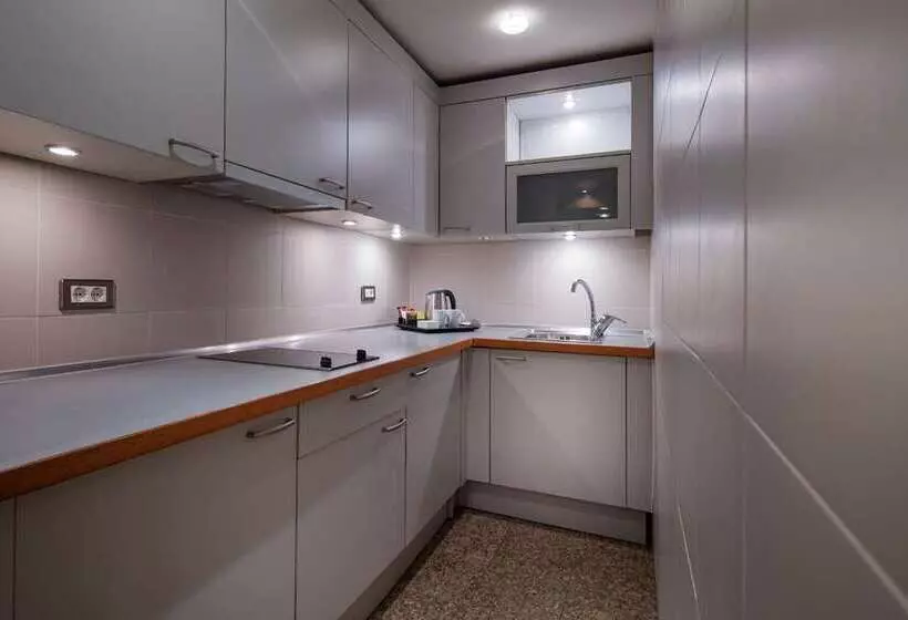 هتل Adana Hiltonsa