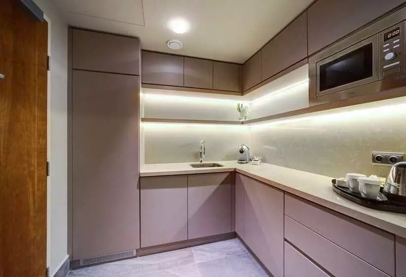 هتل Adana Hiltonsa