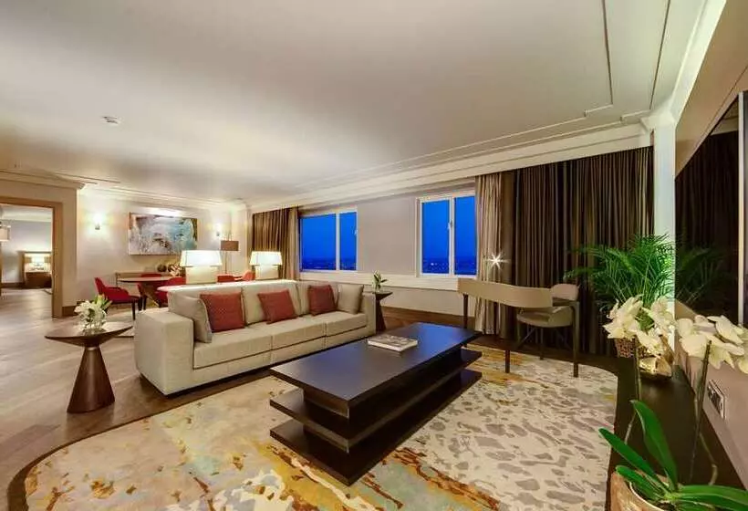 هتل Adana Hiltonsa