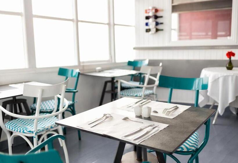 فندق Artemis Suites