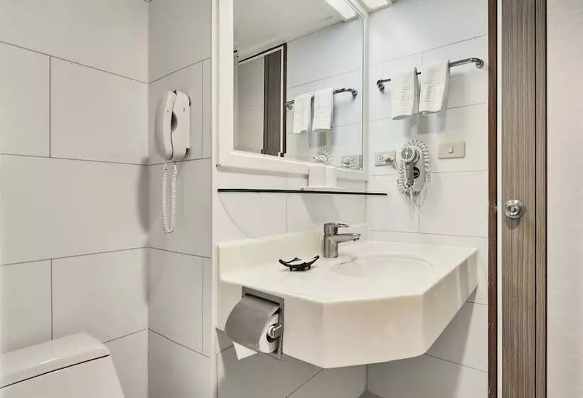 هتل Beach Resort Green Bay