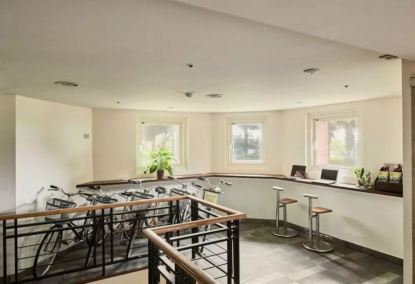 هتل Beach Resort Green Bay