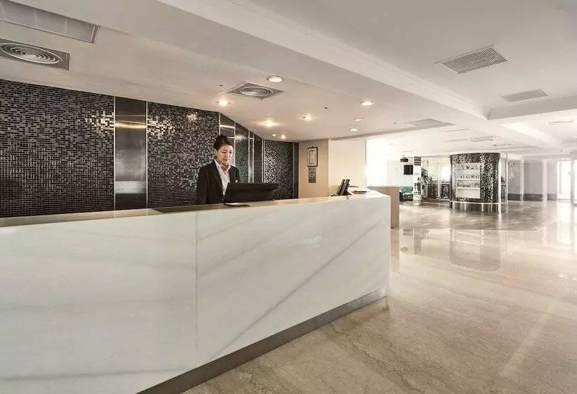 هتل Beach Resort Green Bay