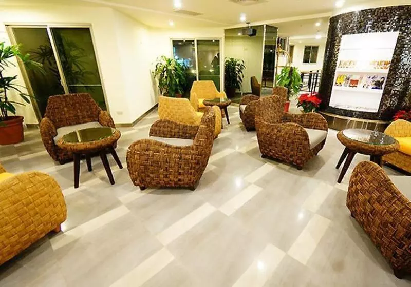 هتل Beach Resort Green Bay