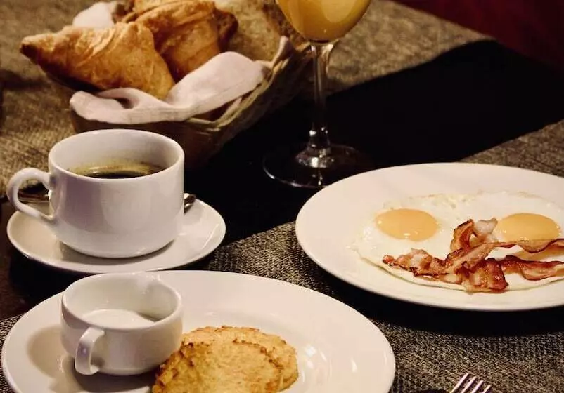 هتل The Brothers Karamazov