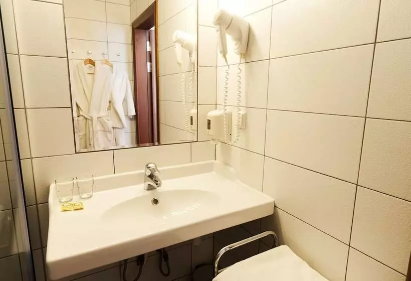 هتل The Brothers Karamazov