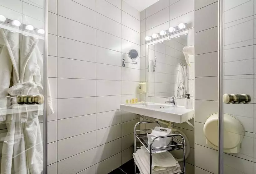 هتل The Brothers Karamazov