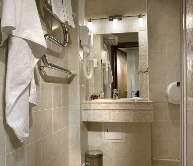 هتل The Brothers Karamazov