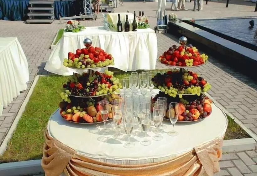 هتل Club Prionezhskiy