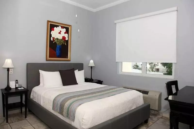 هتل Coral Princess