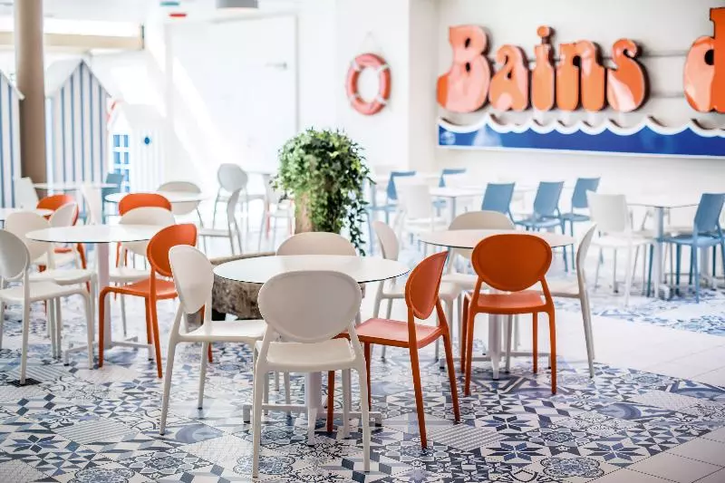 هتل Des Bains De Saillon