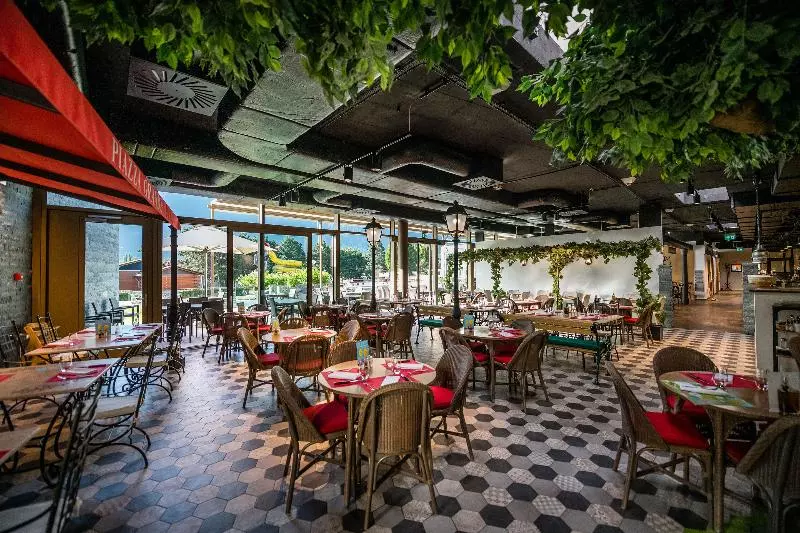 هتل Des Bains De Saillon