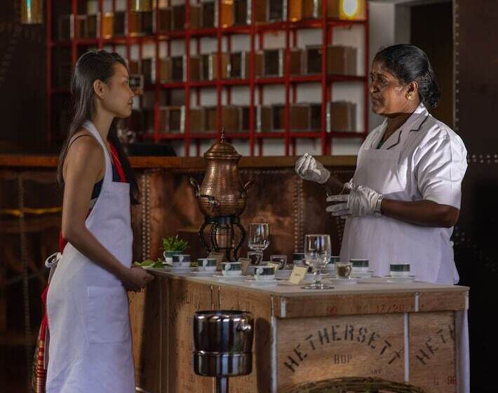 Hotel Heritance Tea Factory