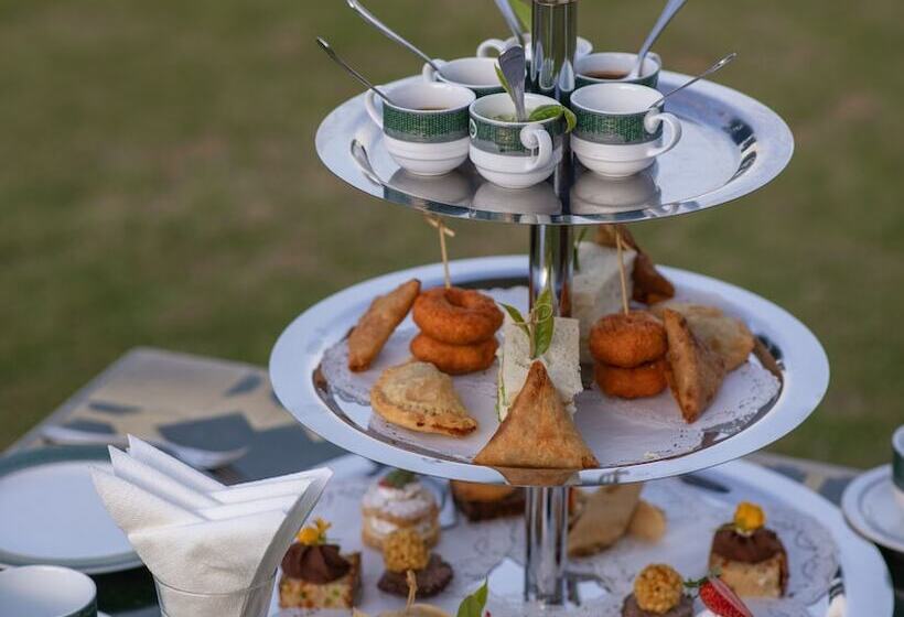 Hotel Heritance Tea Factory