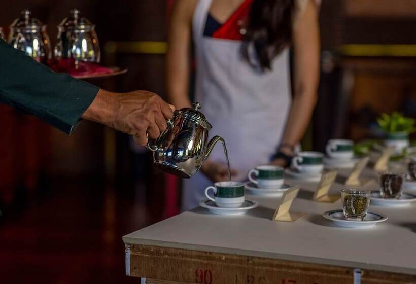 Hotel Heritance Tea Factory