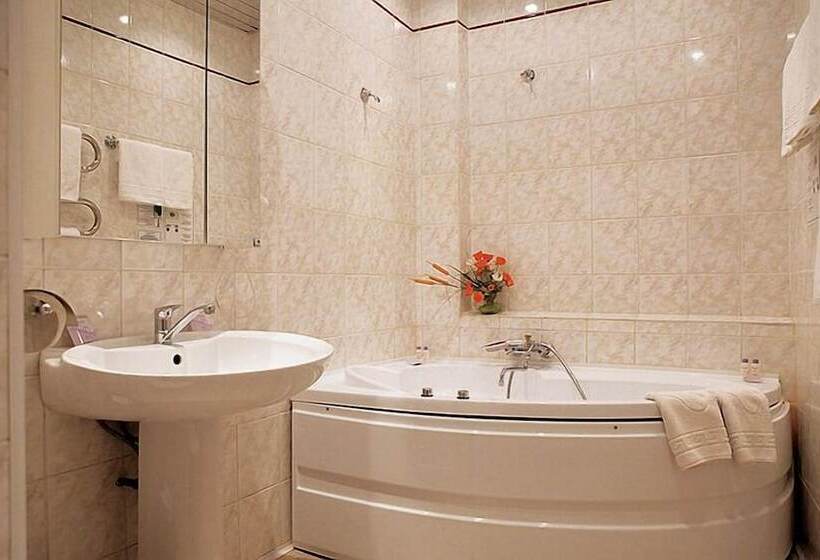 בית מלון כפרי Intourist