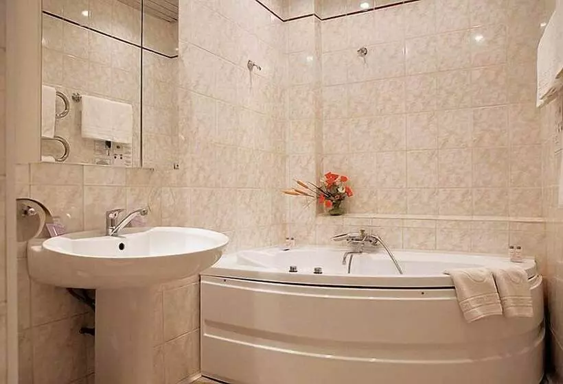 Отель Intourist