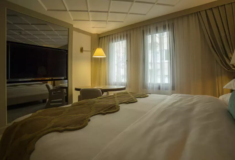 Hotelli Mega Residence &  Nisantasi