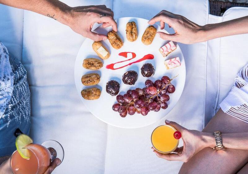 هتل Solace By The Sea