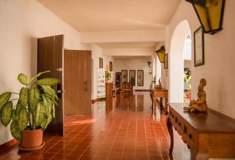 Отель Villas Arqueologicas Chichen Itza