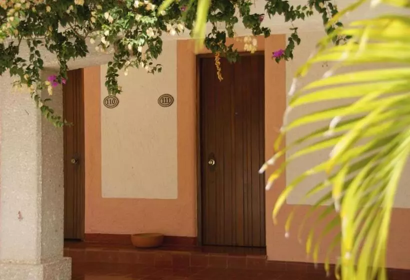 Отель Villas Arqueologicas Chichen Itza