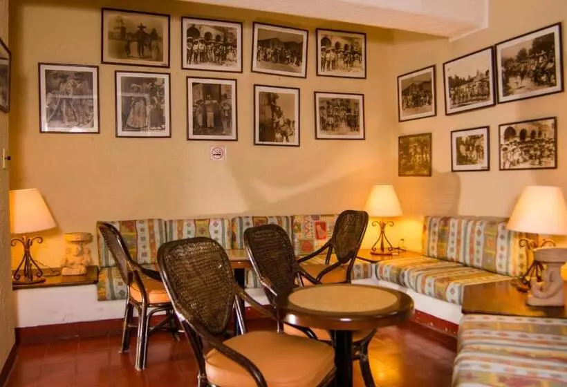 Отель Villas Arqueologicas Chichen Itza