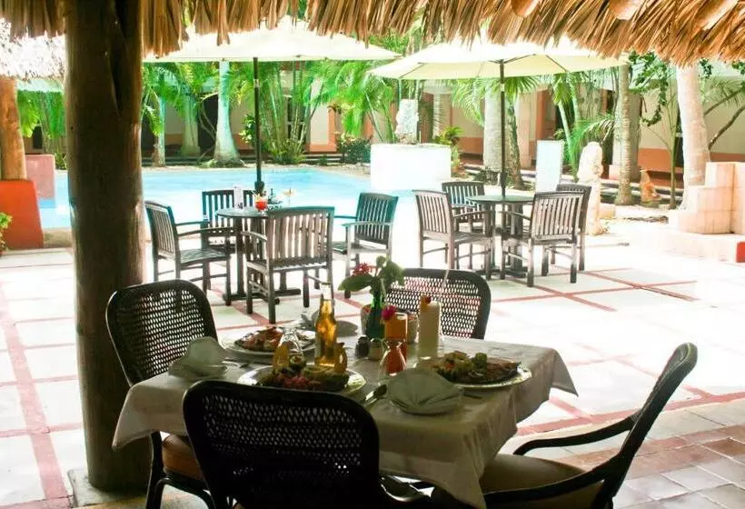 Отель Villas Arqueologicas Chichen Itza