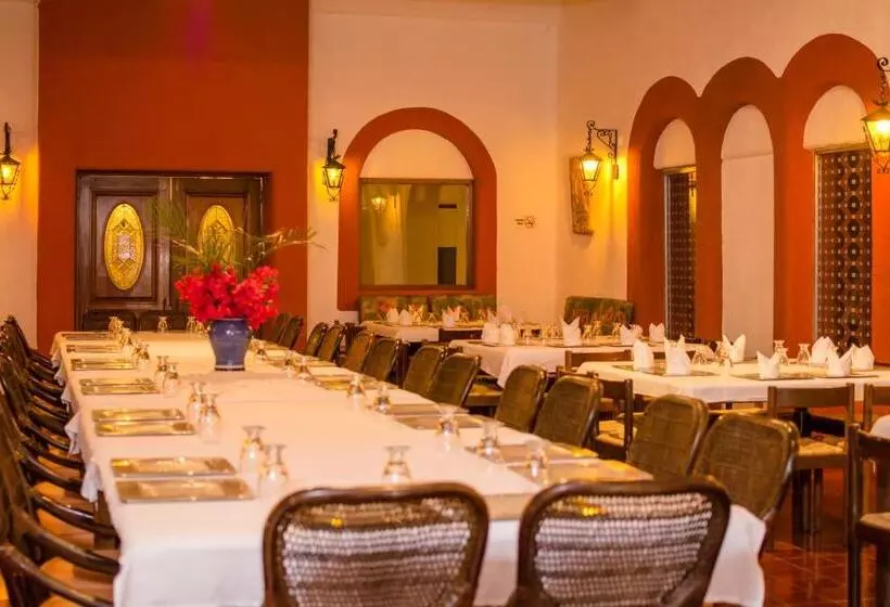 Отель Villas Arqueologicas Chichen Itza