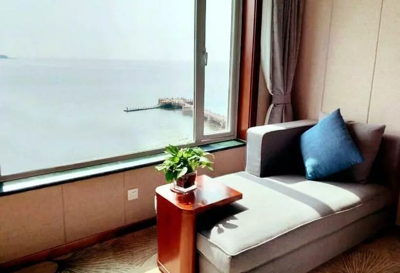 Отель Golden Bay Weihai