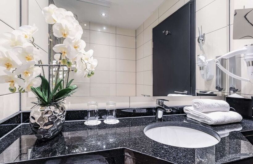 Hotel Plaza Premium Grand Winston