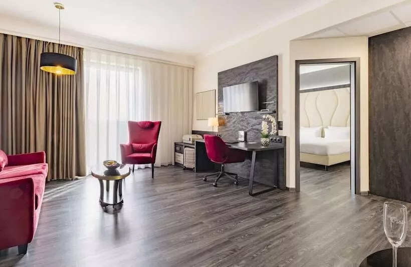 هتل Plaza Premium Grand Winston